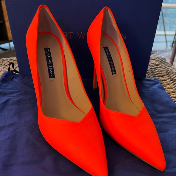 Neon Orange Stuart Weitzman ANNY 95 pump, size 9 - Picture 3 of 5
